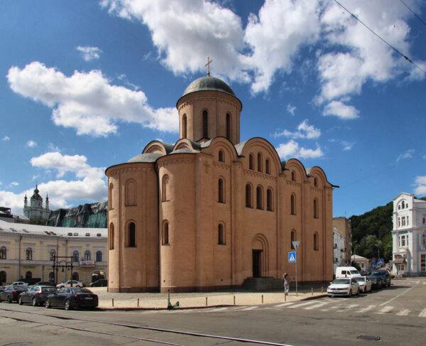 Церква Успіння Богородиці Пирогощі